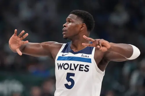 NBA/灰狼G5拚續命仍靠 Edwards 關鍵變陣能否複製勝利方程式?