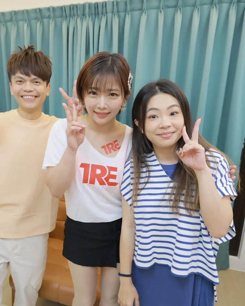 ▲Youtuber蔡阿嘎在昨（29）日突然發文高喊「圓夢了！」並曬出自己跟AV女優紗倉真菜的貼身合照，引起不少網友關注。（圖／蔡阿嘎臉書）