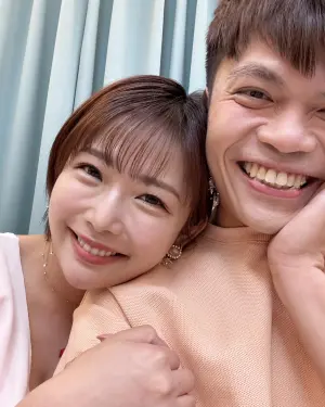 ▲▼蔡阿嘎透露自己從紗倉真菜出道就追她追到現在,每一個作品都沒錯過,「2015年還只能在日本拍廣告看版,沒想到9年後可以跟本人合作拍片,嗚嗚嗚...太幸福了!人生充滿希望。」(圖/蔡阿嘎臉書)