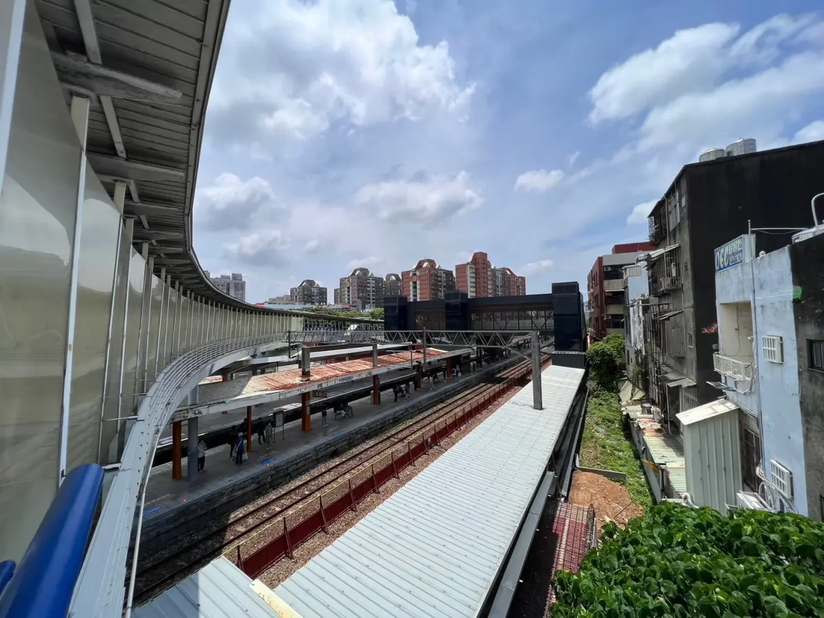 ▲信義房屋詹智偉表示，桃園、內壢、中壢等車站地下化將於118年4月通車，完工後可均衡內壢車站前後站發展。（圖／信義房屋提供）