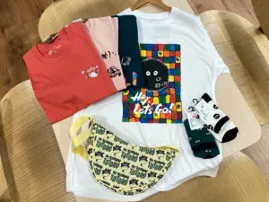 UNIQLO感謝祭149元起明開搶!AIRism首降價、囤貨神品一年最便宜 ▲UT最新聯名吉卜力工作室「Hey, Let's Go!」明天同步開賣。(圖/記者蕭涵云攝)