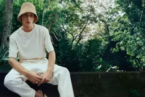 UNIQLO感謝祭149元起明開搶!AIRism首降價、囤貨神品一年最便宜 ▲H&M 2024夏季男裝系列以兼具復古魅力與現代感的合身剪裁,展現低調精緻的設計風格。(圖/H&M提供)