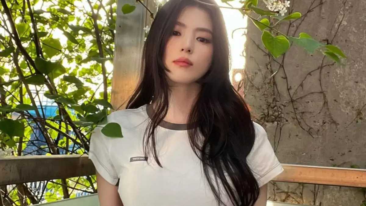 ▲韓韶禧昨（29）日出席位於首爾的品牌活動，有網友認為她的蘋果肌太僵硬，看起來很不自然。（圖／韓韶禧IG）