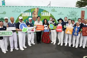 響應「舊鞋救命」募集活動 黃偉哲籲市民將愛心送往非洲