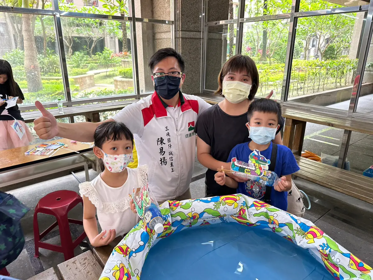 ▲信義房屋三峽學勤店讓許多同仁和住戶都提前度過美好的端午時光。（圖／信義房屋提供）