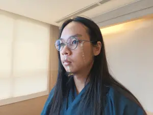 台中捷運發生砍人事件,「長髮哥」許姓乘客奮勇禦敵。(圖/翻攝畫面) ▲台中捷運發生砍人事件,「長髮哥」許姓乘客奮勇禦敵。(圖/翻攝畫面)