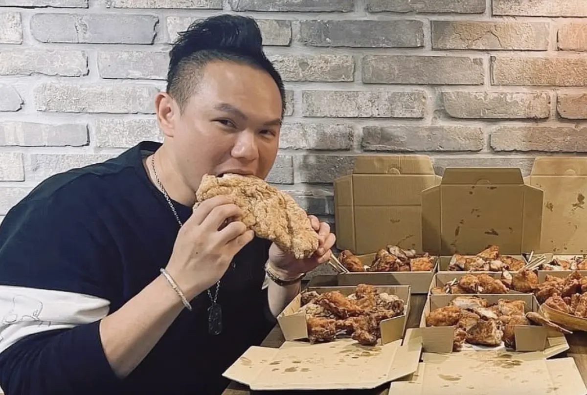 ▲超哥與好友「文哥」共同經營「超派炸雞」，一名前加盟主近日出面爆料，揭穿種種經營黑幕。（圖／翻攝自超哥IG）