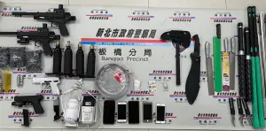 警方查獲槍枝毒品。(圖/翻攝畫面) ▲警方查獲槍枝毒品。(圖/翻攝畫面)