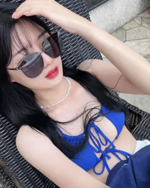 ▲▼一粒姊姊Joy釋出比基尼福利照,不吝展現好身材。(圖/9y9j IG) ▲▼一粒姊姊Joy釋出比基尼福利照,不吝展現好身材。(圖/9y9j IG)
