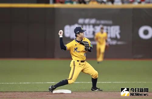 ▲中信兄弟游擊手江坤宇。(圖/記者葉政勳攝 , 2024.06.01) ▲中信兄弟游擊手江坤宇。(圖/記者葉政勳攝 , 2024.06.01)