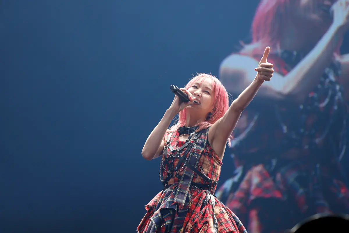 ▲日本知名動畫《鬼滅之刃》主題曲〈紅蓮華〉、《鬼滅之刃劇場版 無限列車篇》主題曲〈炎〉的演唱者LiSA，相隔6年於6月1日再來台開唱。（圖／好玩國際文化）