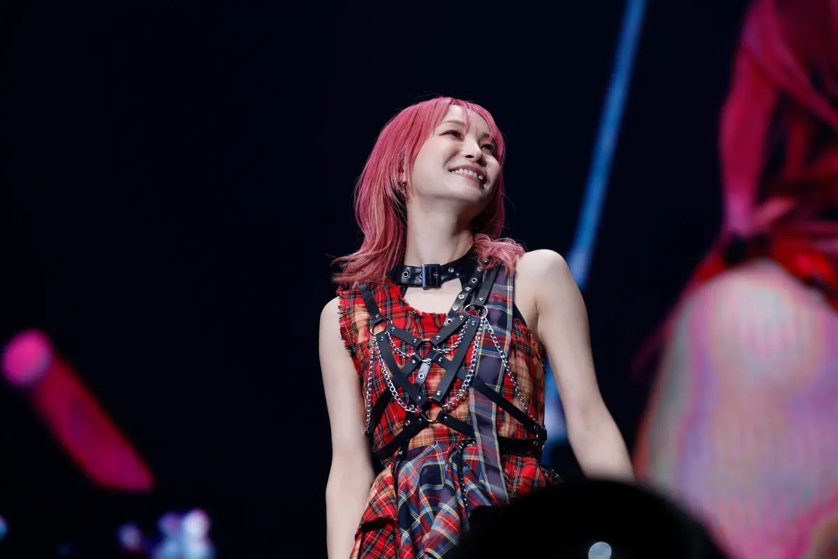 ▲日本知名動畫《鬼滅之刃》相關主題曲〈紅蓮華〉、〈Akeboshi〉、〈炎〉演唱者LiSA在林口舉辦演唱會，表演感動9000位觀眾。（圖／好玩國際文化）
