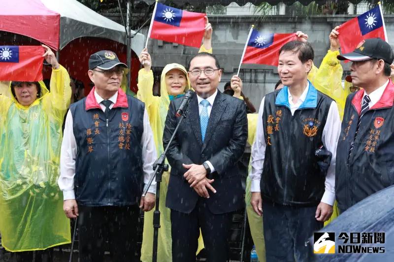 ▲新北市長侯友宜近日送給國民黨代表賀卡，也傳訊給國民黨立委。（圖／記者吳翊緁攝，2024.06.02）