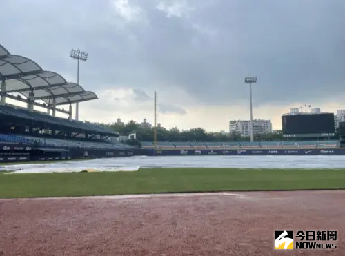 中職／低壓帶襲台！強降雨、兩地延賽　周思齊大巨蛋引退熱情不滅
