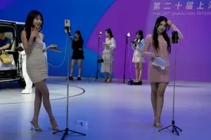 找工作太難!1500萬中國民眾「蜂擁」當網路直播主 恐98%難溫飽