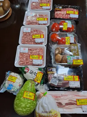 ▲有民眾一大早在全聯發現了大量的折扣生鮮商品。(圖/翻攝全聯好物社團) ▲有民眾一大早在全聯發現了大量的折扣生鮮商品。(圖/翻攝全聯好物社團)