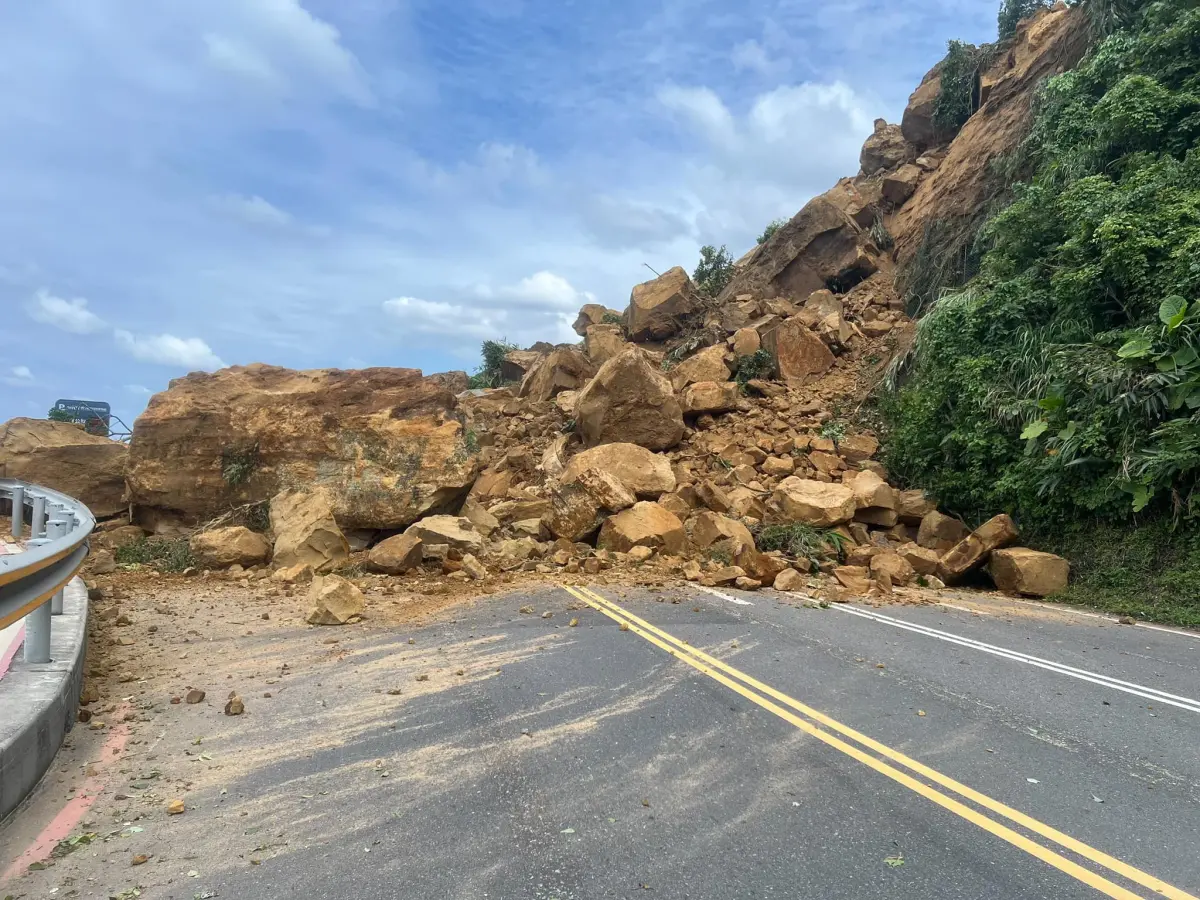 ▲基隆中正區北寧路潮境公園今（3）日下午傳出山崩事件。（圖／翻攝畫面）