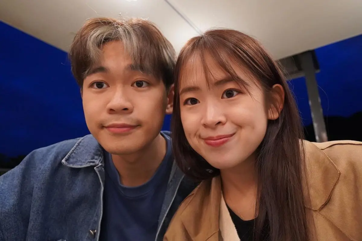 ▲網紅Soya（右）證實被YTR超強劈腿，她凌晨在IG痛訴心聲：「在最好的狀態面對。」（圖／Soya IG）