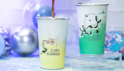 即日起至6/11,凡購買Let’ Café變色冰杯,再加贈大冰特濃美式兌換券1張,歡迎把握。(圖/全家提供) ▲即日起至6/11,凡購買Let’ Café變色冰杯,再加贈大冰特濃美式兌換券1張,歡迎把握。(圖/全家提供)