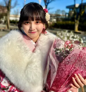▲小杉怜子今年才剛滿20歲,年初她穿上穿上和服參加成人式。(圖/翻攝自ig@rei_co_sugi) ▲小杉怜子今年才剛滿20歲,年初她穿上穿上和服參加成人式。(圖/翻攝自ig@rei_co_sugi)