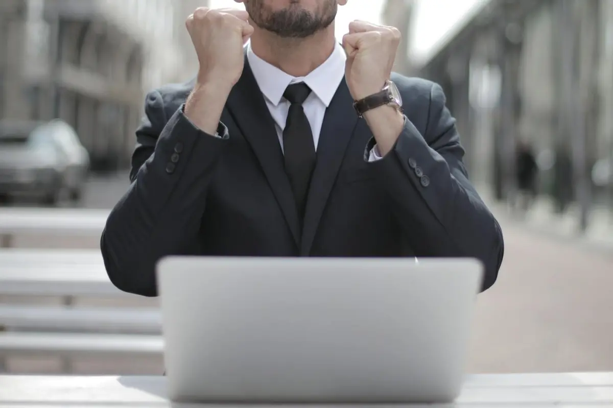 ▲一位男子分享，自己當上公司的「亞洲區經理」，卻長達8個月都沒做事，最終爽領了121萬元薪水。（圖／翻攝pexels）