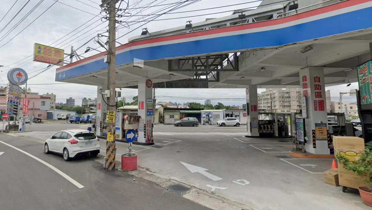 ▲許多台灣人到加油站時，習慣說「加滿」，但中油指出，「加滿」可能對車輛與荷包都沒有好處。（示意圖／翻攝google地圖）