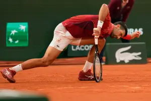 ▲Novak Djokovic因傷退出法國網球公開賽，他的球王位置也將讓出。（圖／美聯社／達志影像）