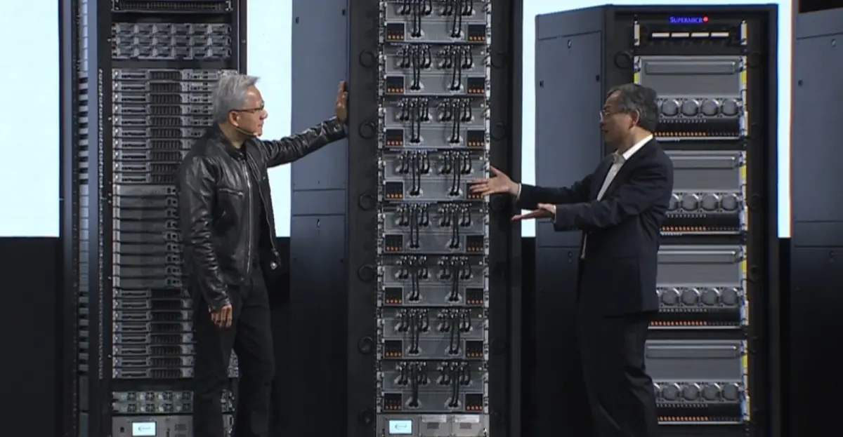 ▲美超微（Supermicro）創辦人、總裁暨執行長梁見後今（5）日於「COMPUTEX 2024」舉行主題演講，輝達（NVIDIA）執行長黃仁勳也驚喜站台支持。（圖／擷取自COMPUTEX官方YT）