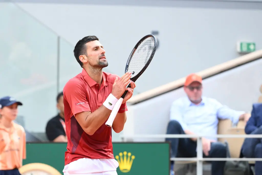 ▲Novak Djokovic因傷退出法國網球公開賽，過去也曾因傷退休的還有網壇天王「瑞士特快車」費德勒（Roger Federer）。（圖／美聯社／達志影像）