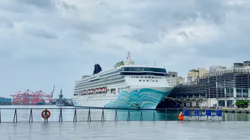 ▲雄獅旅遊獨家包下挪威郵輪 ( NCL ）旗下「奮進號Norwegian Spirit」，今亞洲首航、首次抵達台灣基隆港。（圖／記者蕭涵云攝）