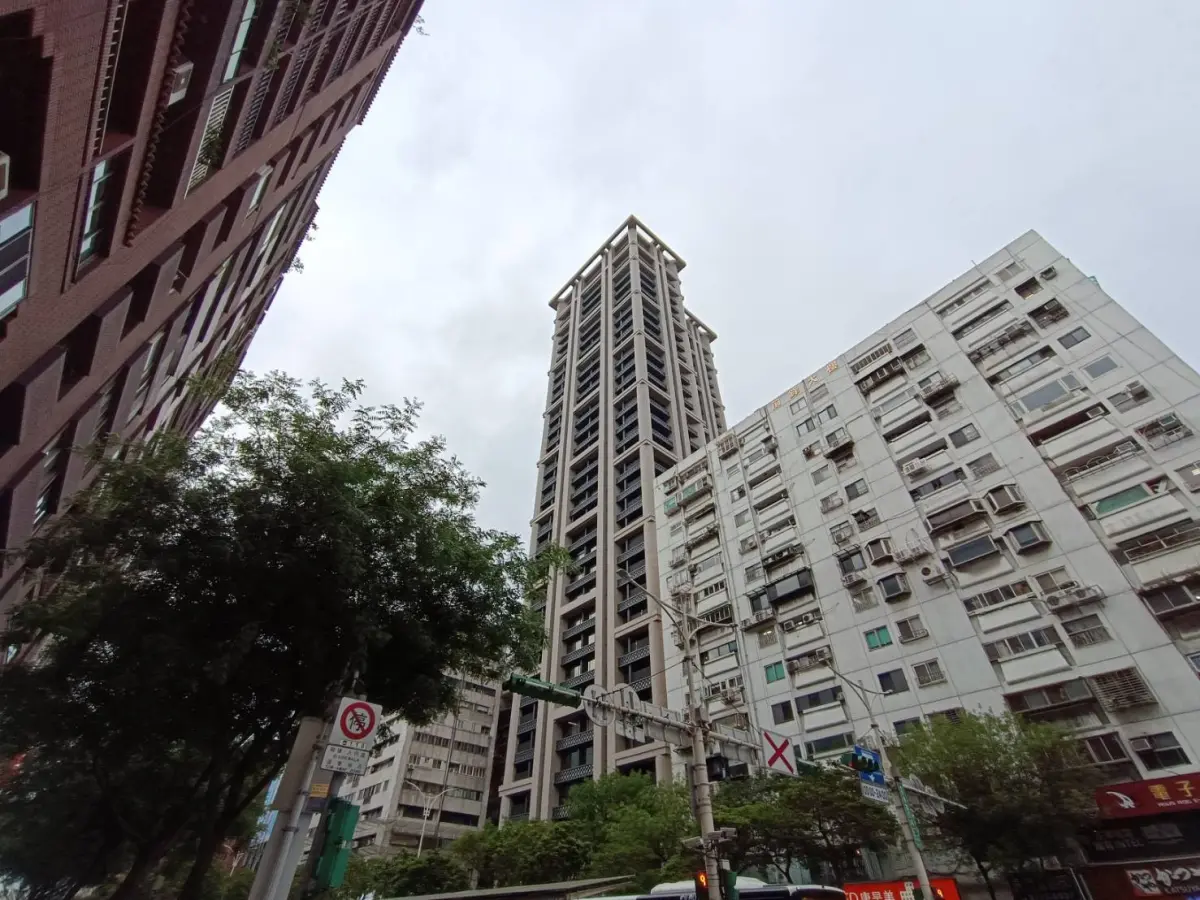 ▲7月囤房稅2.0上路，明年收到稅單時，許多非自用多屋族的房屋稅要加重，不過也有不少住宅可以免房屋稅。（圖／台灣房屋信義光復旗艦店提供）