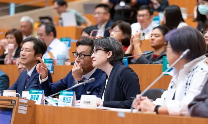 ▲蕭美琴出席「2024富邦永續大未來論壇」時表示，現在世界對科技進展，不論是AI或硬體生產面，都將焦點放在台灣。