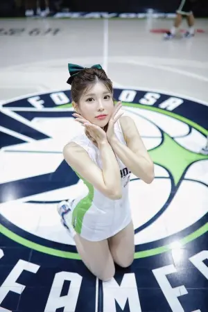 ▲壯壯應援的近照,乍看之下激似南韓女神IU。(圖/壯壯臉書) ▲壯壯應援的近照,乍看之下激似南韓女神IU。(圖/壯壯臉書)