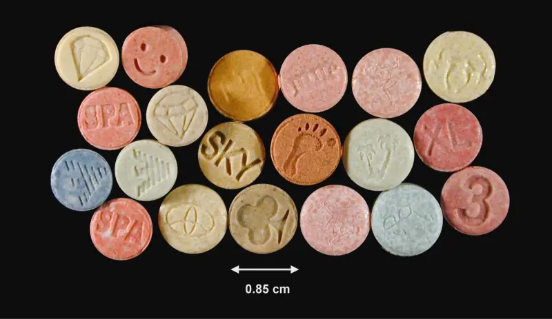 ▲美國食品暨藥物管理局（FDA）專家小組投票，壓倒性反對用搖頭丸（MDMA）治療創傷後壓力症候群（PTSD）。（圖／食藥署官網）