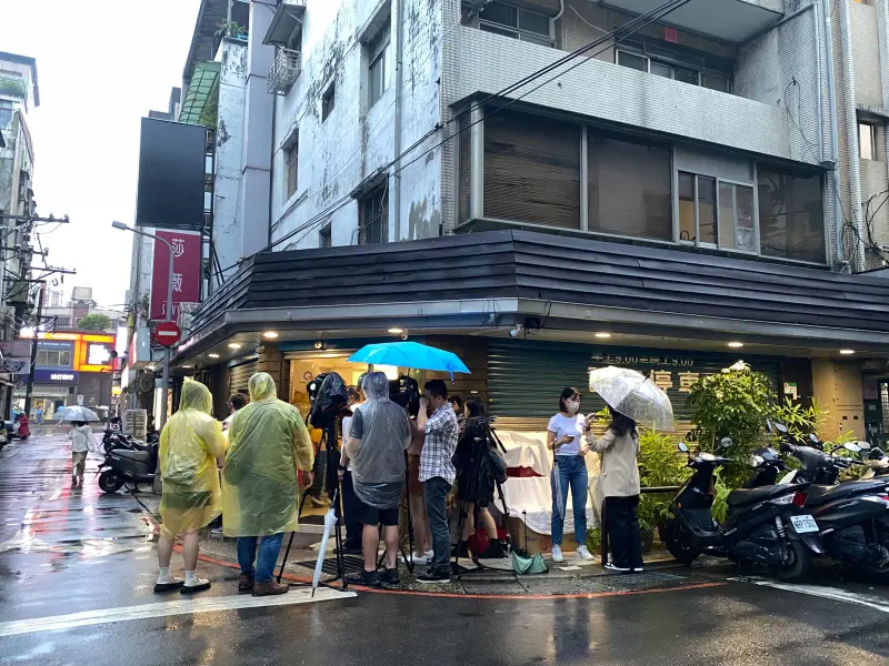 ▲林百里帶黃仁勳造訪過被稱說「總是關著鐵門」的私廚餐廳「喜相逢麵館」。（圖／記者葉盛耀攝）