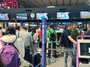 桃園機場及航空公司提供自助報到、網路報到、證照查驗e-Gate等智慧化服務,省時又便利。 ▲桃園機場及航空公司提供自助報到、網路報到、證照查驗e-Gate等智慧化服務,省時又便利。(圖/桃機)
