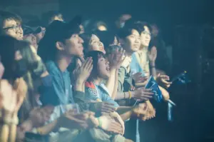 ▲Eve的演唱會上,用心把中文字幕放上大螢幕,讓歌迷更能深了解歌詞涵義。(圖/好玩國際文化) ▲Eve的演唱會上,用心把中文字幕放上大螢幕,讓歌迷更能深了解歌詞涵義。(圖/好玩國際文化)
