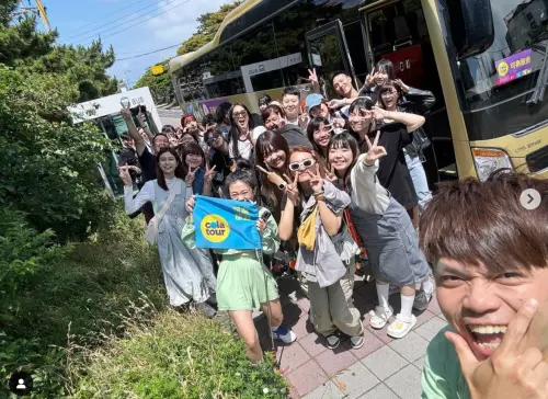 ▲蔡阿嘎日前帶員工去韓國旅遊,結果照片剛發出就有鐵粉詢問「蘿拉為什麼沒有一起去呢?」引起討論,如今蔡阿嘎發聲明開除蘿拉,一切都通了!(圖/蔡阿嘎IG) ▲蔡阿嘎日前帶員工去韓國旅遊,結果照片剛發出就有鐵粉詢問「蘿拉為什麼沒有一起去呢?」引起討論,如今蔡阿嘎發聲明開除蘿拉,一切都通了!(圖/蔡阿嘎IG)