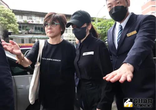 ▲邱瓈寬母親追思會第二天。徐若瑄。(圖/記者陳明中攝影) ▲邱瓈寬母親追思會第二天。徐若瑄。(圖/記者陳明中攝影)