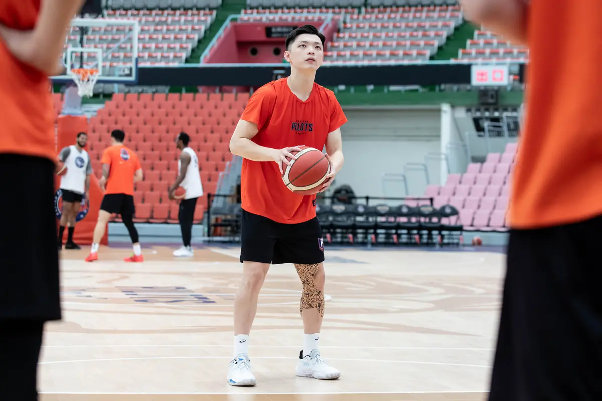 ▲總冠軍賽即將開打，領航猿防守大將李家慷談到下一輪對林書豪的防守時表示，自己每天都在看影片，甚至睡覺時也會夢到。（圖／PLG提供）