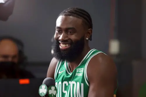 ▲NBA波士頓塞爾提克球星Jaylen Brown(布朗)在今年率領綠衫軍奪下NBA總冠軍，總冠軍戰Brown場均繳出20.8分、5.4籃板、5助攻的好表現，讓他奪下今年的FMVP（總冠軍賽MVP)。（圖／美聯社／達志影像）