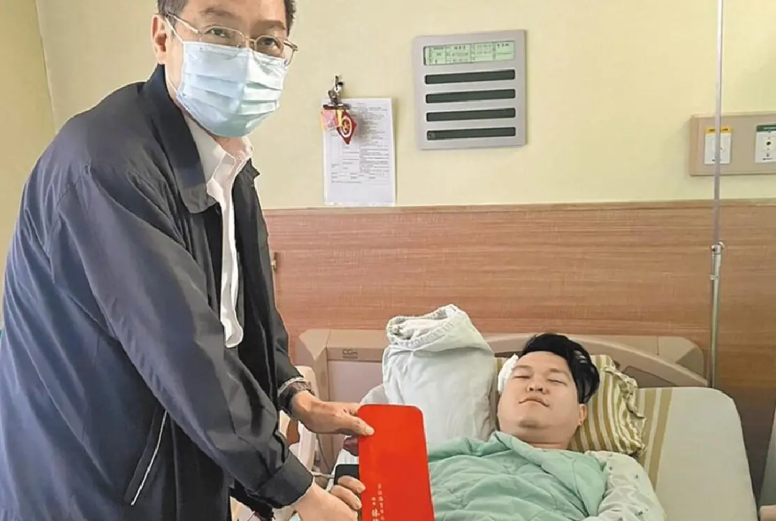 ▲去年10月間，雲林麥寮發生警匪槍戰，橋頭派出所警員林俞宏「頭部受傷」，依舊狂轟8槍抵抗歹徒，未料，林俞宏去年考績卻被打「乙等」，消息引發討論。（圖／NOWnews資料照）