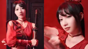 ▲一粒扮成女俠拍廣告,比劃寶劍帥勁十足。(圖/一粒IG) ▲一粒扮成女俠拍廣告,比劃寶劍帥勁十足。(圖/一粒IG)