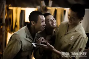 ▲《聽海湧》黃冠智(左起)、朱宥丞和吳翰林分別飾演遠赴南洋小島的「臺籍戰俘監視員」三兄弟阿輝、德仔和志遠。(圖/公視提供) ▲《聽海湧》黃冠智(左起)、朱宥丞和吳翰林分別飾演遠赴南洋小島的「臺籍戰俘監視員」三兄弟阿輝、德仔和志遠。(圖/公視提供)
