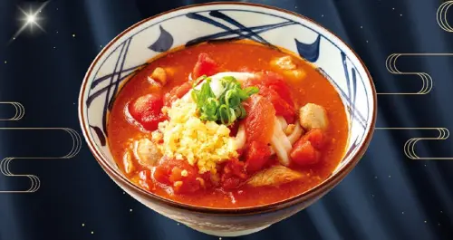 開工爽吃!丸亀製麵99元番茄雞肉烏龍麵 大心新泰式麵食外送優惠 ▲開工不憂鬱爽吃麵食優惠!丸亀製麵今(11)日點購任一炸物,就能爽吃「番茄雞肉烏龍麵」只要99元;大心新泰式麵食有Uber Eats線上獨家外送優惠,消費滿額免費贈送「啾心鮮蝦棒」。(圖/翻攝自丸亀製麵FB)