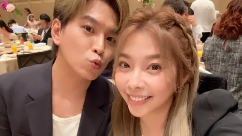 ▲Mei（右）與Energy成員阿弟（左）結婚長達18年，育有2子1女。（圖／Mei邱馨葦臉書）