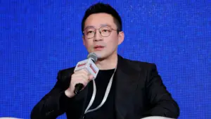 汪小菲新婚忙放閃!直播「身分被盜」氣炸開轟:用我帳號有病啊