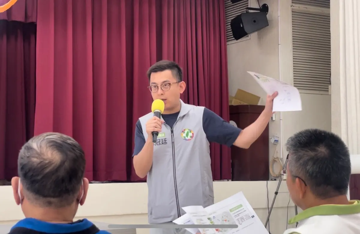 ▲盧秀燕出包跟擋林佳龍有關？他嘆：盧秀燕八年幹了什麼好事？（圖／翻攝自卓冠廷臉書）