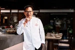 米其林一星主廚Nattakit Kallayanamitr, Chef Toei曾在多間泰國五星級酒店與Fine Dining餐廳任職,擁有超過30年的傳統泰式、法式廚藝經驗。(圖/台北喜來登提供) ▲米其林一星主廚Nattakit Kallayanamitr, Chef Toei曾在多間泰國五星級酒店與Fine Dining餐廳任職,擁有超過30年的傳統泰式、法式廚藝經驗。(圖/台北喜來登提供)