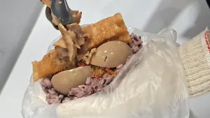 小資族創業不是夢 糰豆米開發秈豆米飯糰開放加盟 ▲糰豆米飯糰口味多,除了傳統油條、素香鬆等內餡外,另有炙燒豬肉和瓜仔肉等多種選擇。(圖/業者提供)